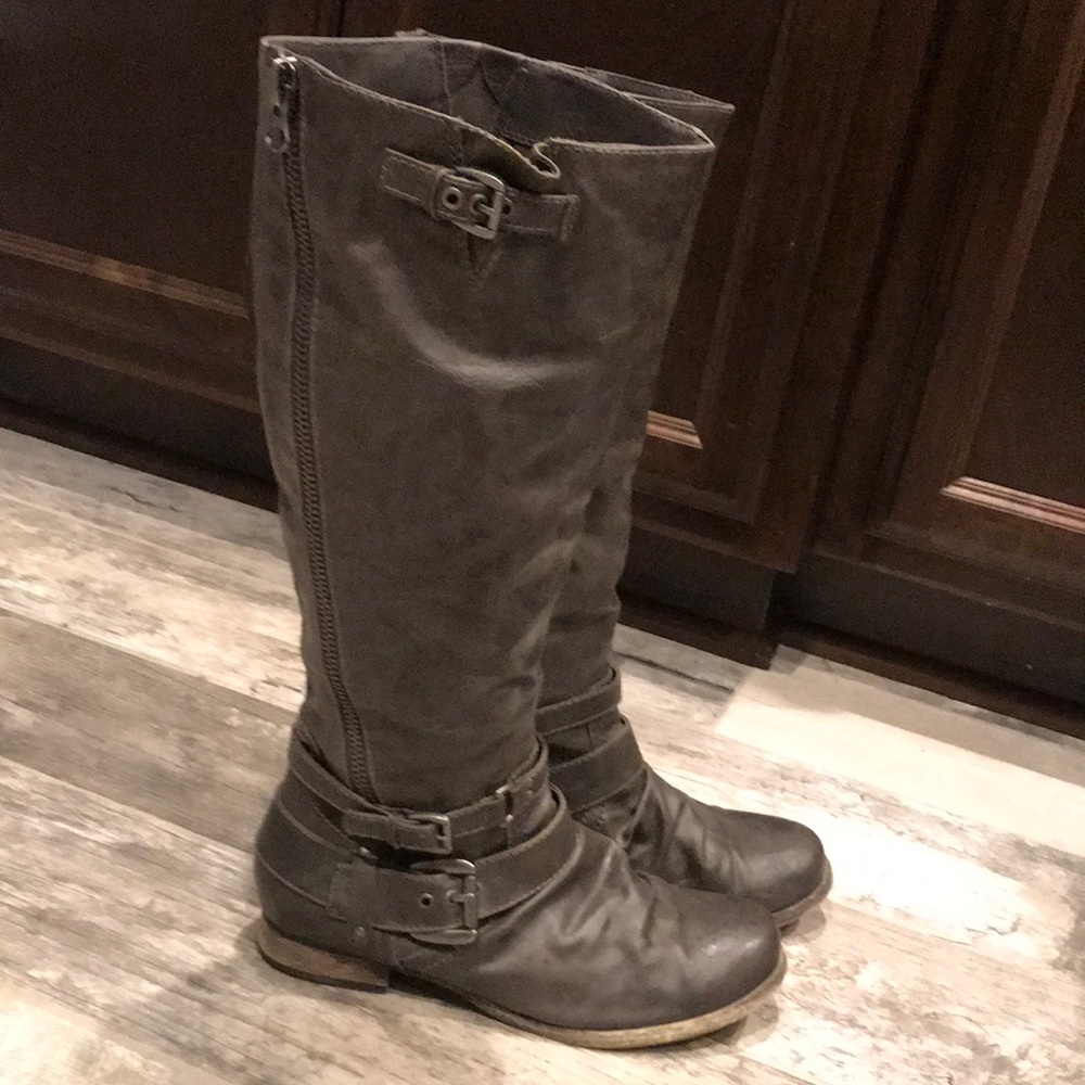 Women’s gray riding style boots